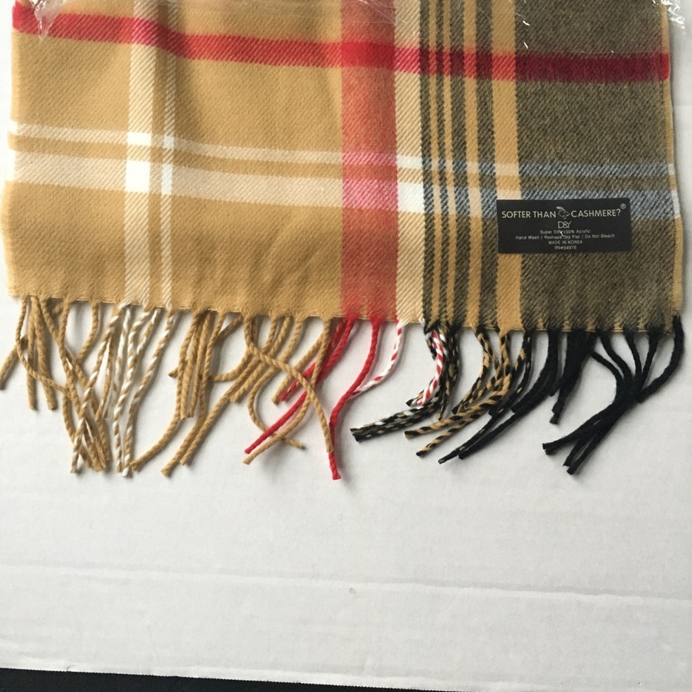 NWT Softer Than Cashmere Status Print Plaid Women’s Scarf